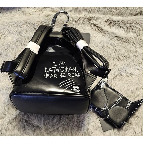 Loungefly Batman Catwoman Mini Backpack & Wallet - Exclusive Limited Edition NWT - Picture 6 of 7